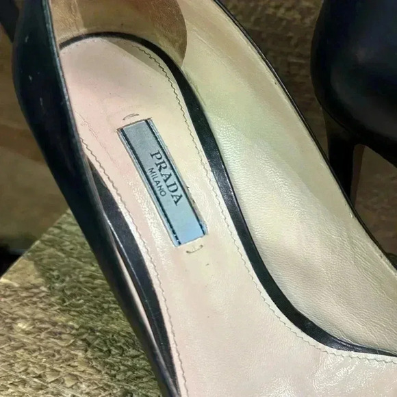 PRADA Black Leather Pointed Toe Pumps Size 38.5 or US 8.5 - Picture 4 of 14